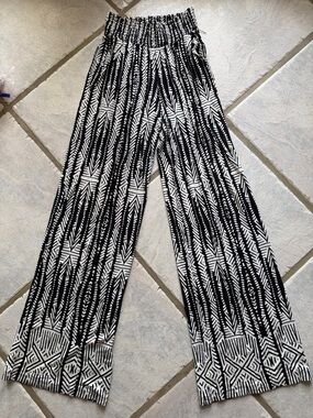 Mossimo Supply Co. Black & White Wide-Leg Printed Palazzo Pants